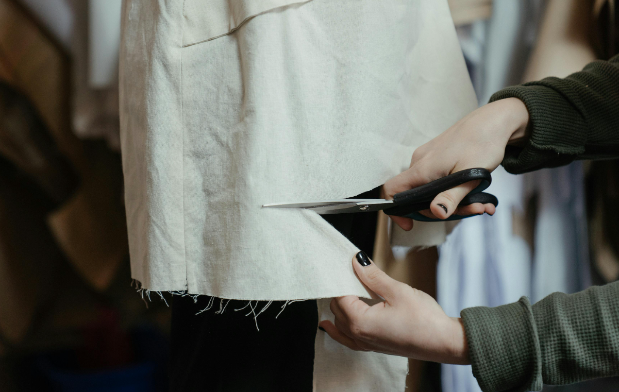 Delantal pechero gastronómico SOBA con logo bordado para restaurante