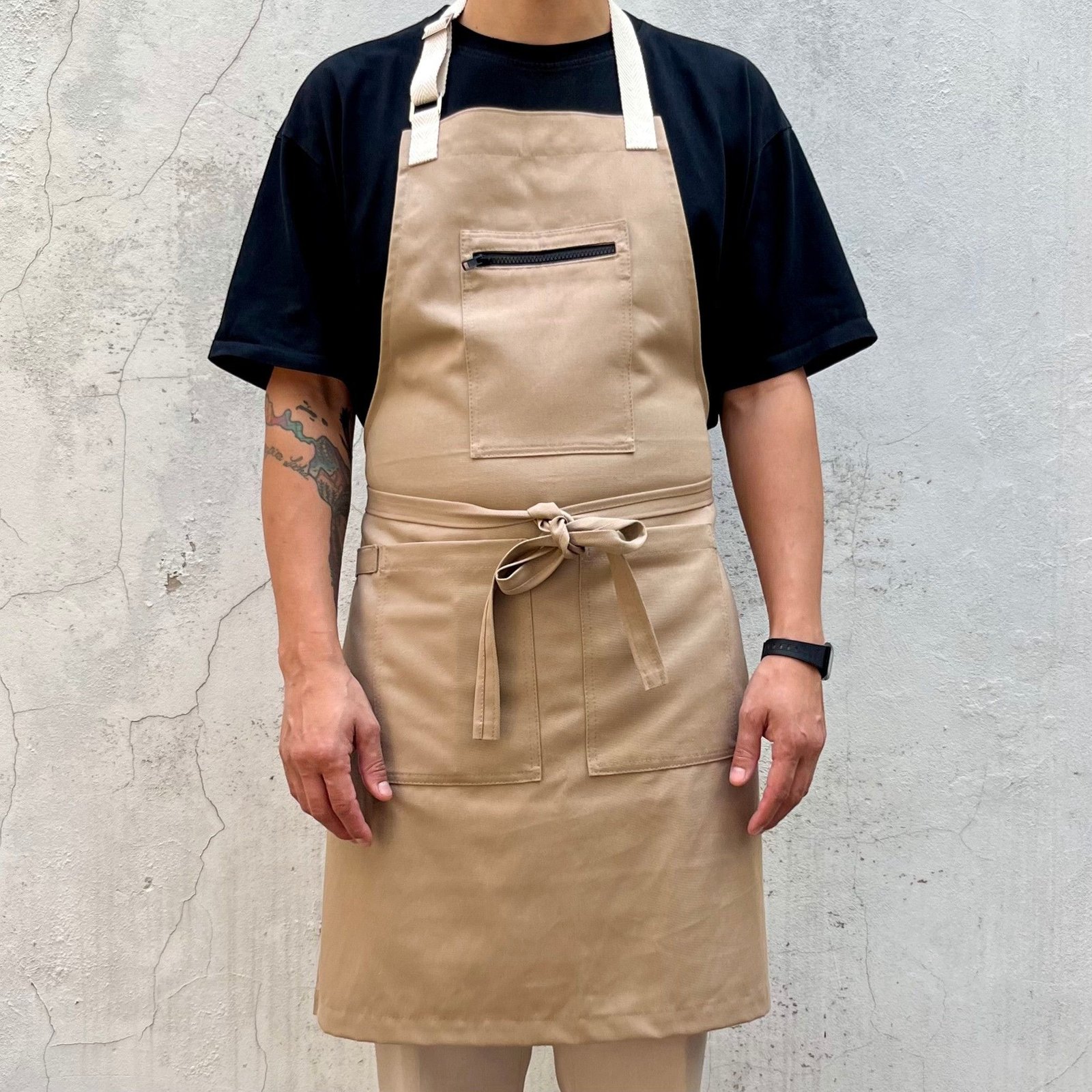 Delantal gastronómico beige para cafetería — tela de calidad SOBA
